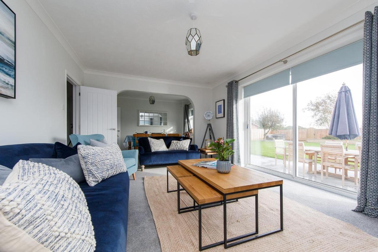 Spacious For 8 In Witterings - Walk To Holiday home