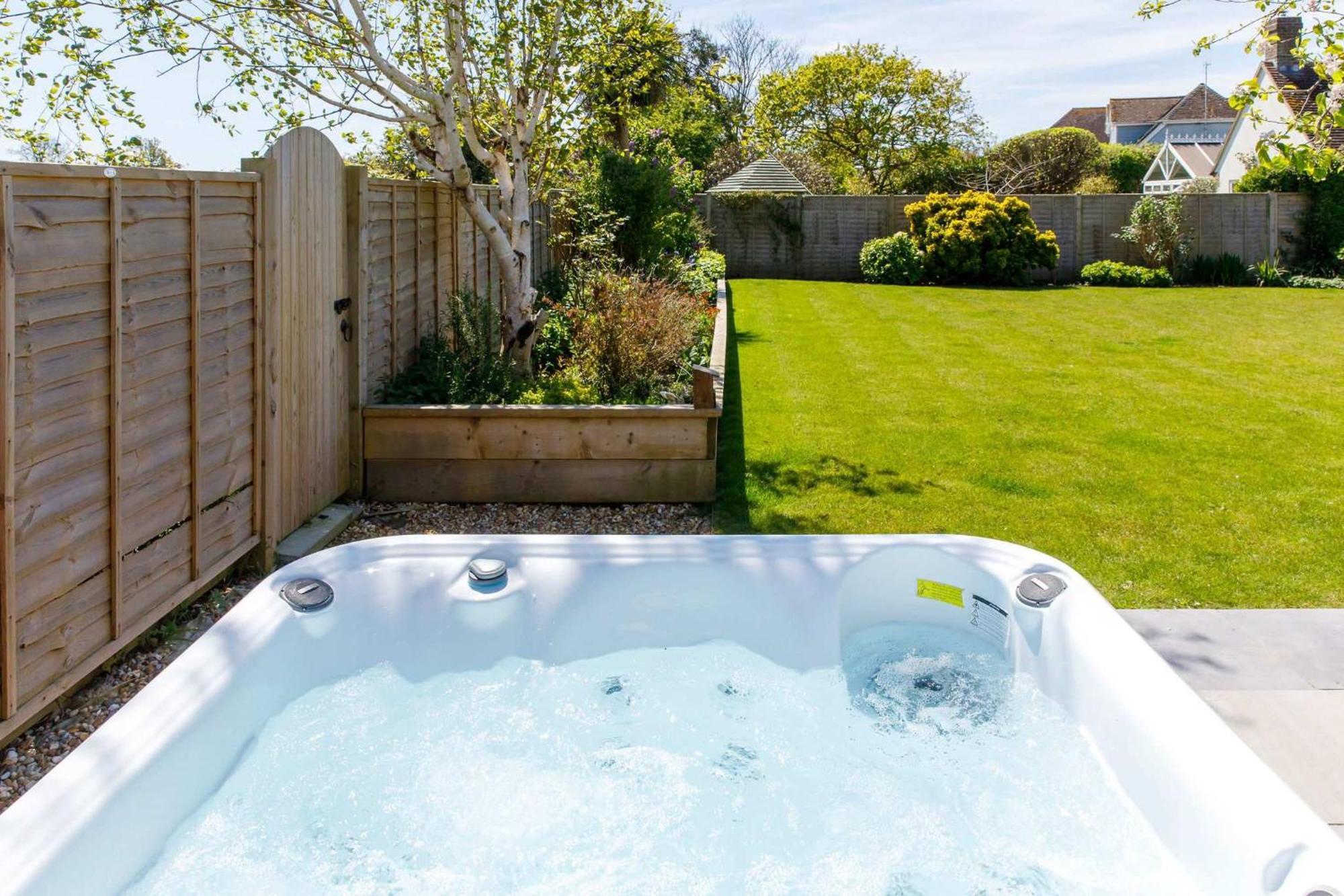 Spacious For 8 In Witterings - Walk To * East Wittering