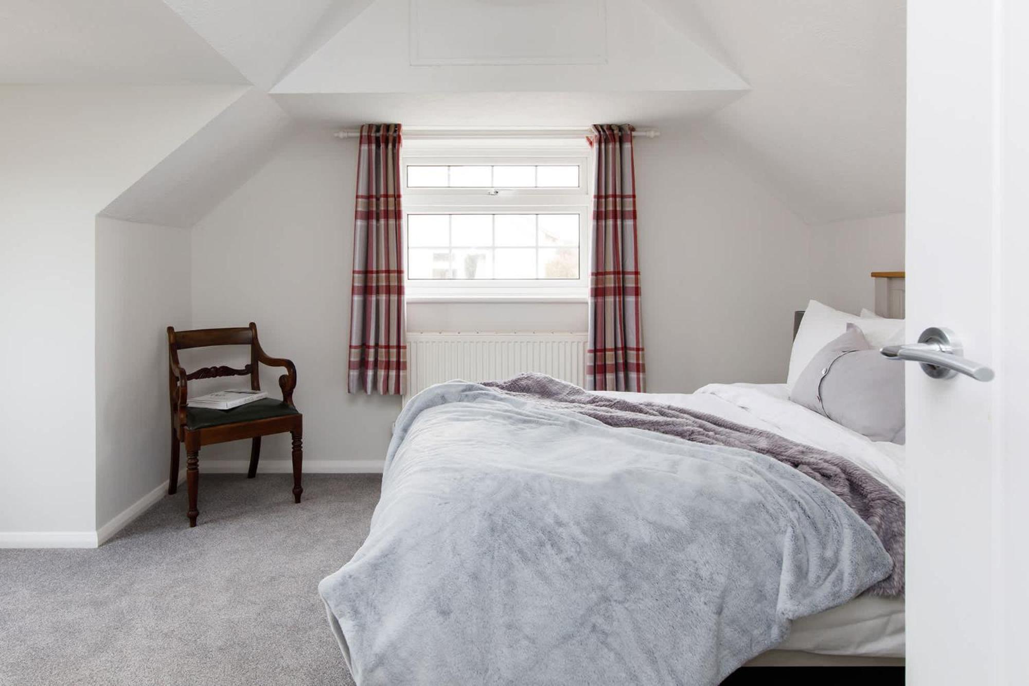 Spacious For 8 In Witterings - Walk To Holiday home