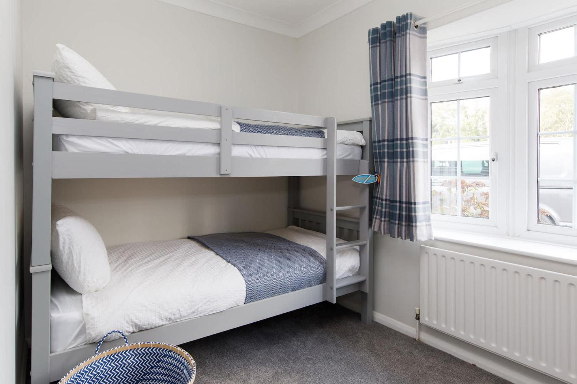 Spacious For 8 In Witterings - Walk To East Wittering