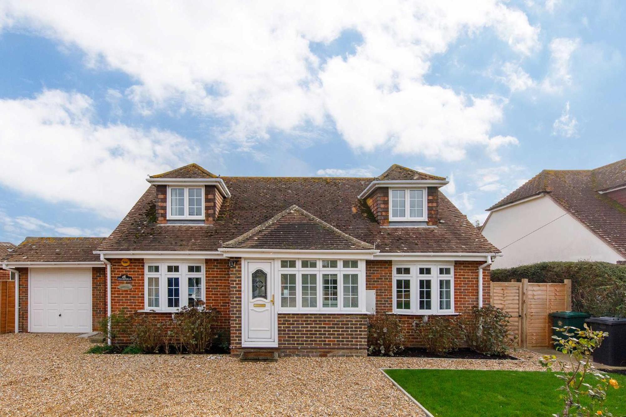 Spacious For 8 In Witterings - Walk To Holiday home East Wittering