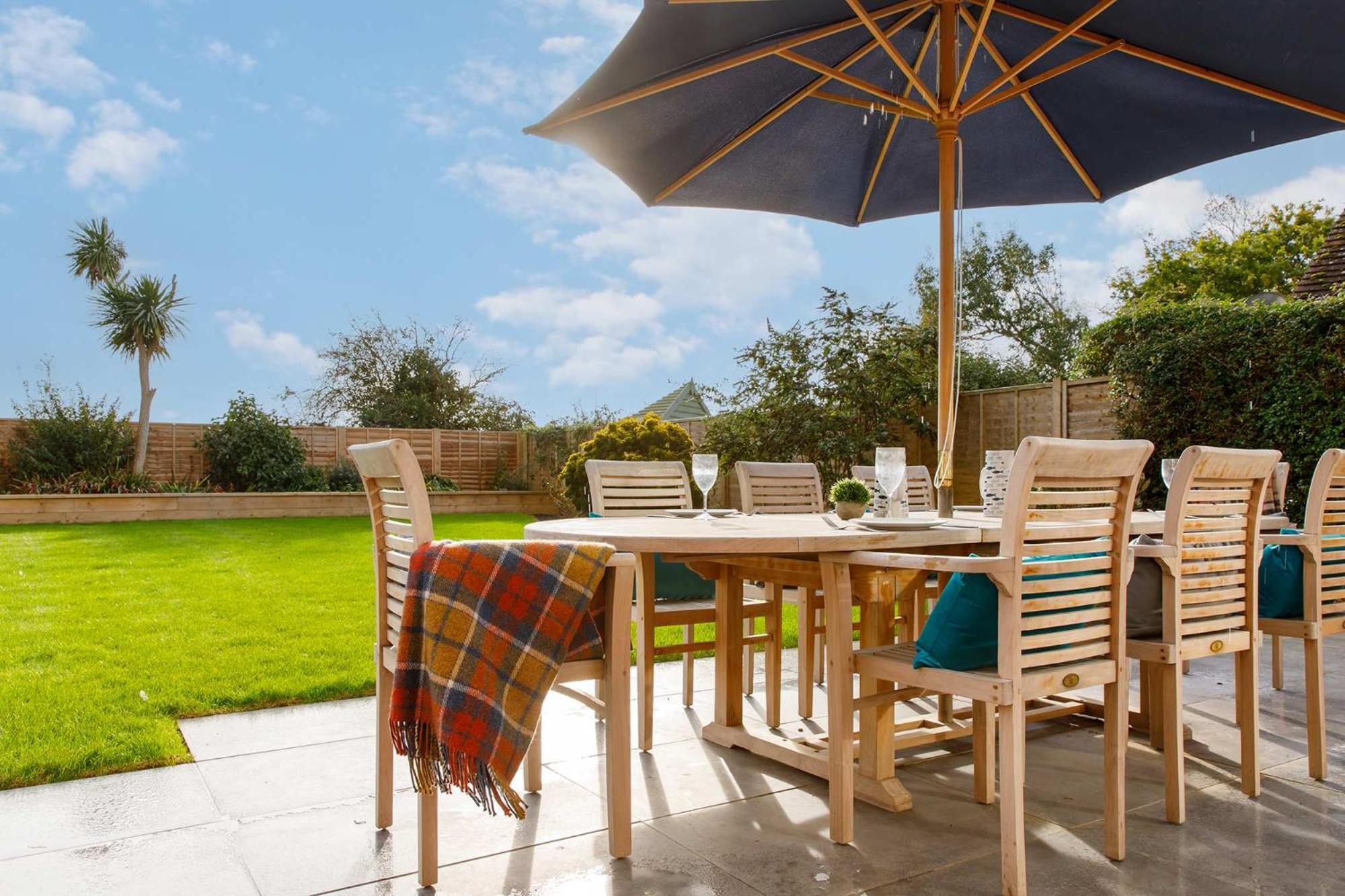 Spacious For 8 In Witterings - Walk To *